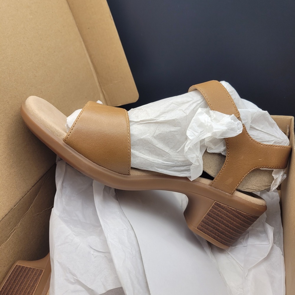 Clarks Collection Emily2 Amanda Tan Leather Block Heel Sandals Womens 10W Wide